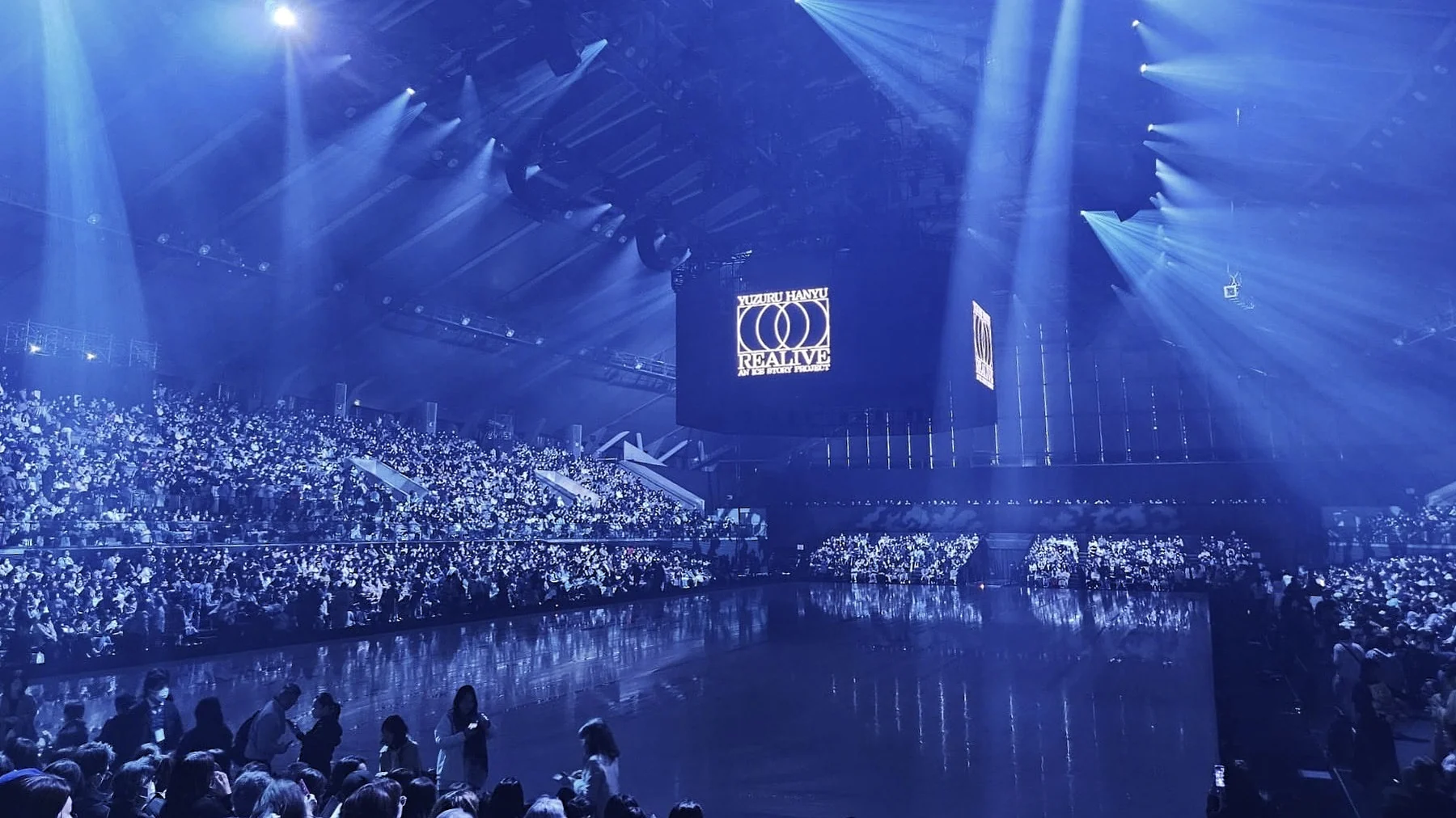 セキスイハイムスーパーアリーナの中央フロアと固定スタンドを正面寄りから見た2026年イベント時の参考実景